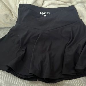 Crisscross Hourglass Twirl Skort with Pockets in black
